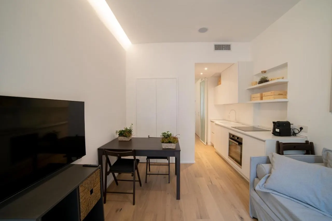 Navigli-Centro-Universita, Amazing New Apartment Milan Italy