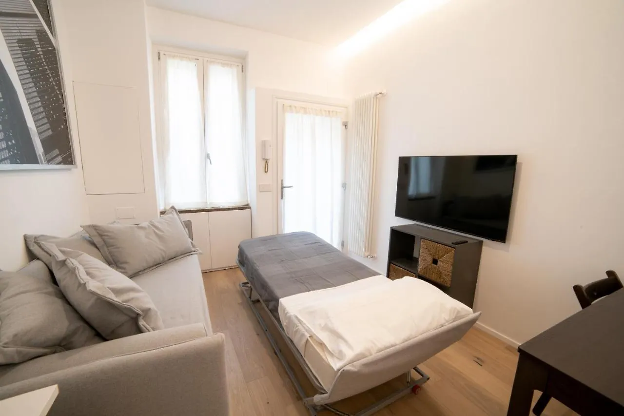 Navigli-Centro-Universita, Amazing New Apartment Milan Italy