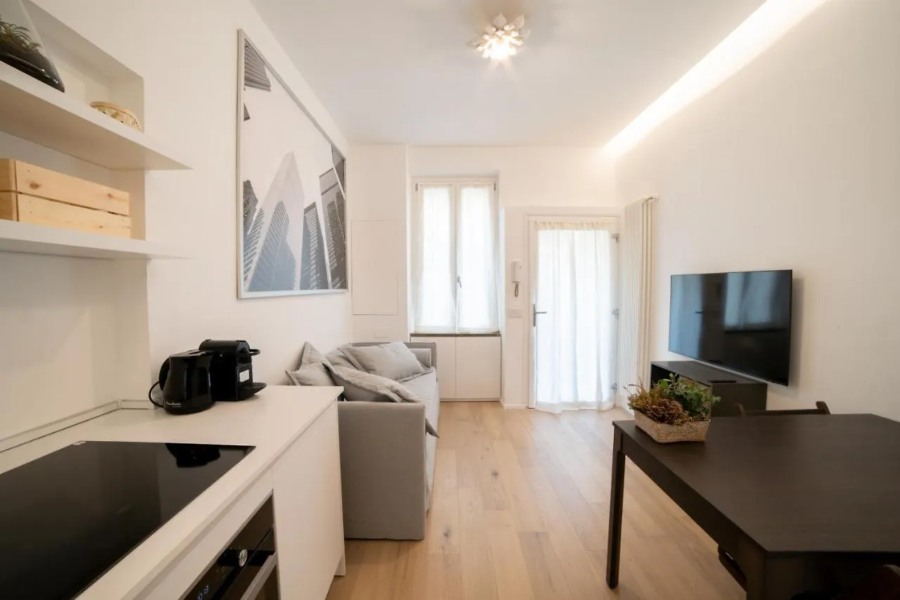 Navigli-Centro-Universita, Amazing New Apartment Милан