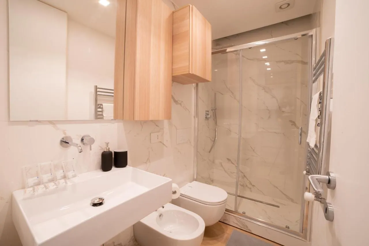 Navigli-Centro-Universita, Amazing New Apartment Милан